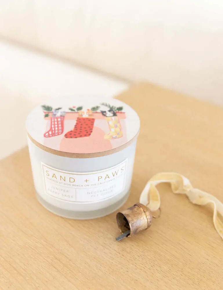 Sand + Paws Juniper Berry Sage 12 Oz Scented Candle - Image 5